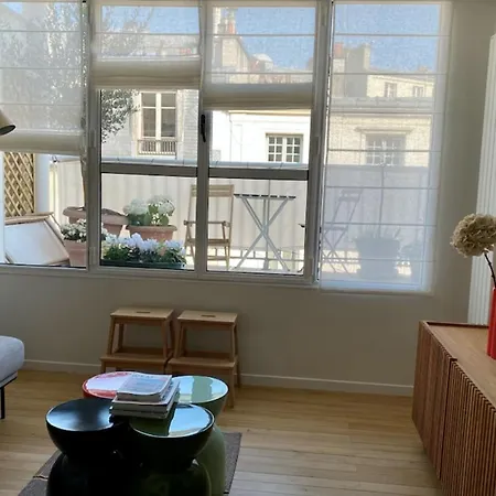 Beautiful Design And Bright Apt Montparnasse Апартаменты *